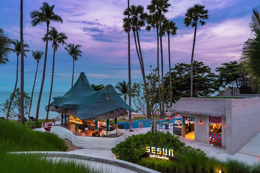 The signature beachfront restaurant overlooking Koh Samui beach (Source: SESUN) 