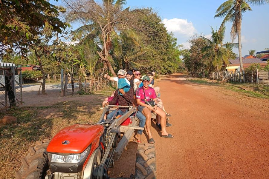Ecotourism in Cambodia with beloved friends