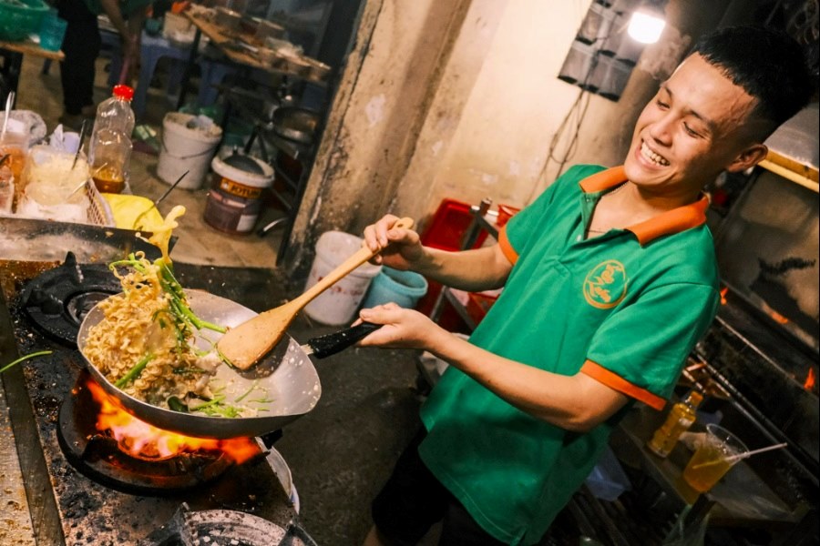 Vietnam Street Food - Vietnam Travel Tips