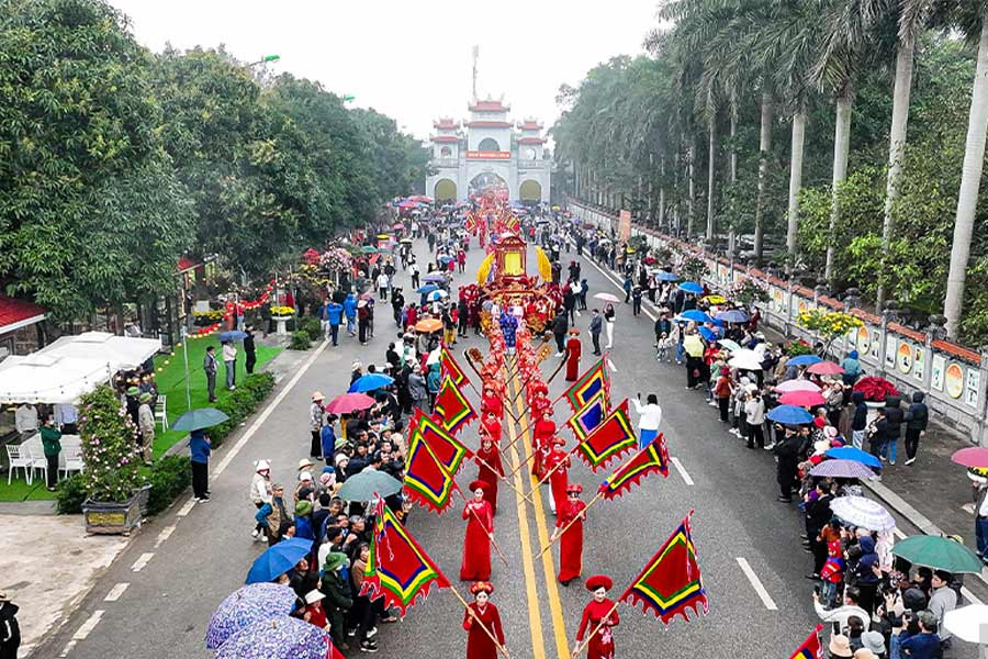 Hanoi Traditional Festivals: Hai Ba Trung Temple Festival