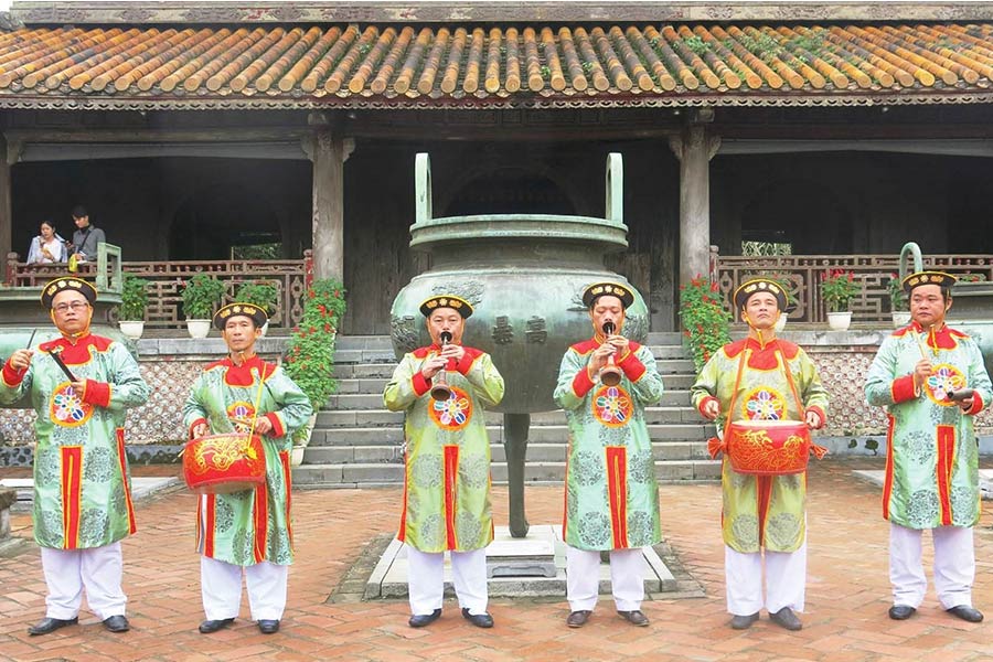 Hue Royal Court Music Introduction