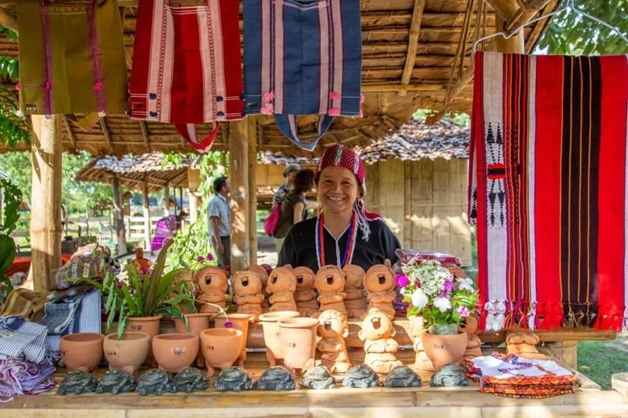 Handmade Karen crafts and colorful local textiles