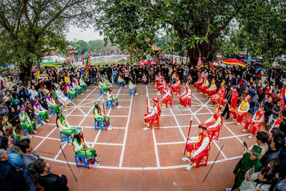 The traditional folk game of human chess at Lim Festival.