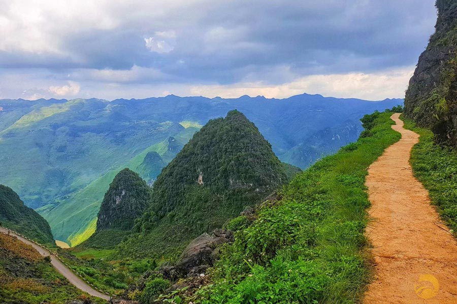 Mountain pass in Ha Giang - Wind Pass