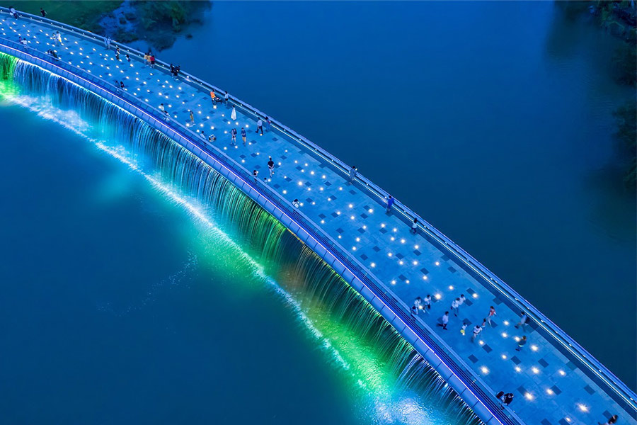 Things to do in Saigon at night: Starlight Bridge