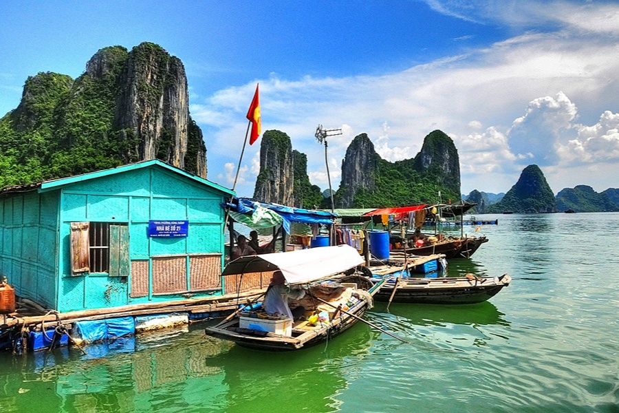 Cua Van Fishing Village