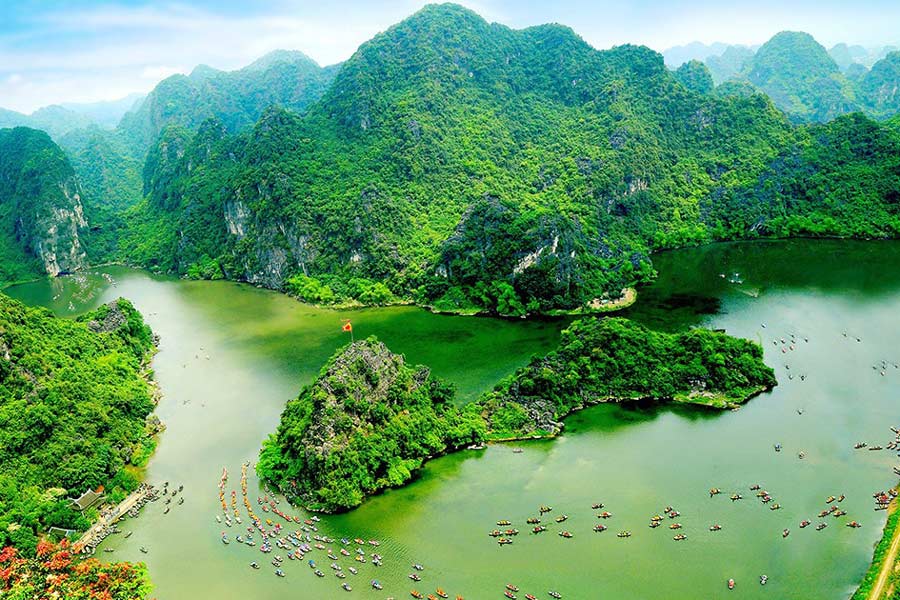 Ninh Binh, an enchanting destination full of natural and historical treasures