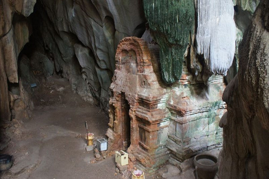 Phnom Chhngok Cave, Kampot