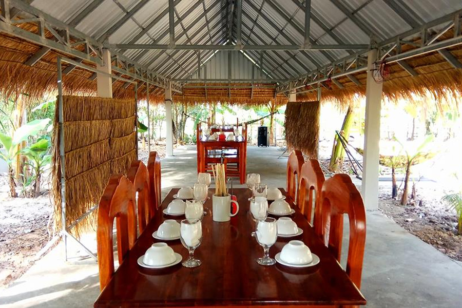 Dining in Svay Rieng