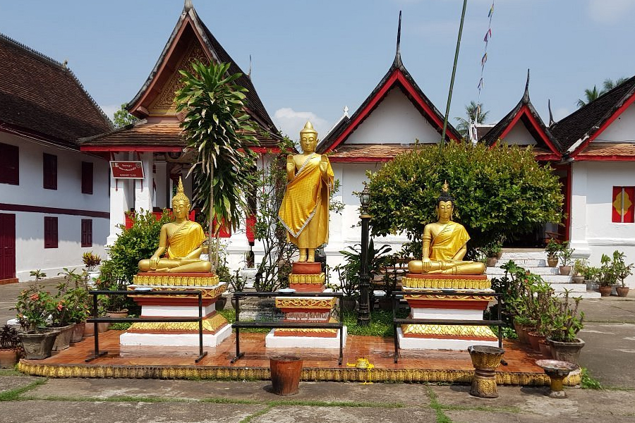 Buddha images outside of Wat Mai