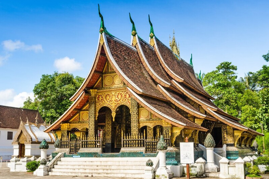 Wat Xieng Thong Temple (Cre: Trip.com)