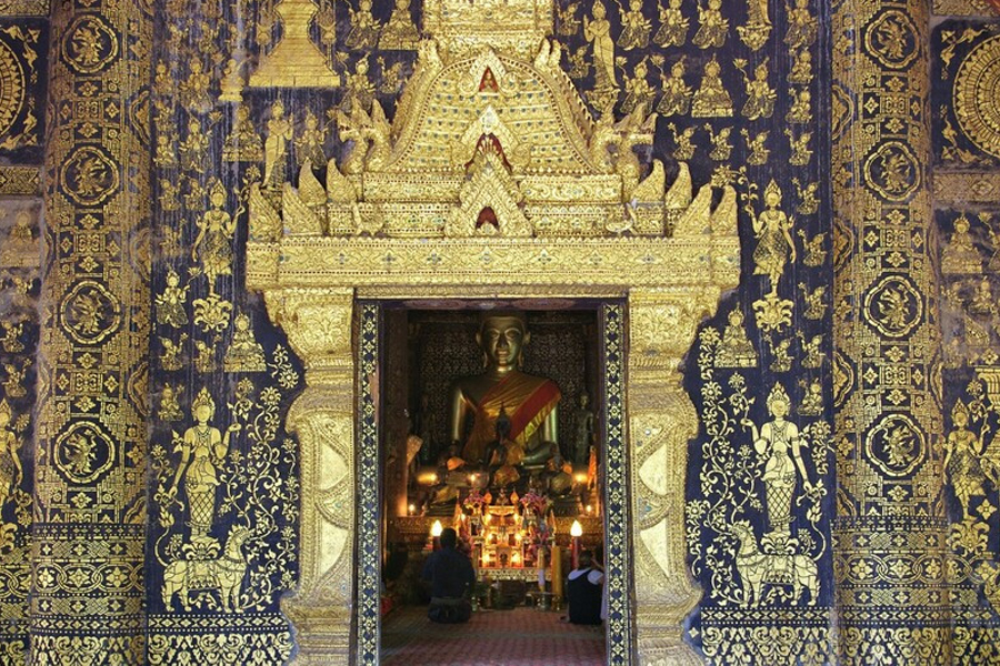The architecture inside Wat Xieng Thong (Cre: datviettour)