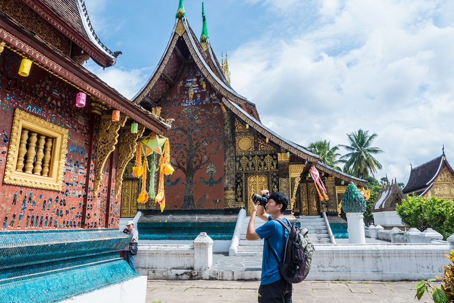 Tips for tourists when visiting Wat Xieng Thong (Cre: Tourism Luang Prabang)
