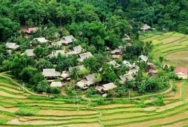 Hanoi- Ngoc Son Ngo Luong réserve naturelle- Chieng- Mu- Sat village (L,D) :