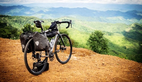 Vietnam Laos Cycling Tour 7 days: Cross-border Excursion