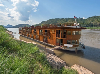 11 Day Mekong River Cruise Through Laos and Thailand from Chiang Rai to Vientiane