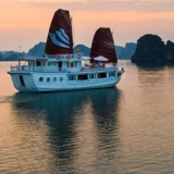 Legend Halong III Junk