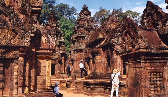 Laos Cambodia Tour 12 days: Downstream Mekong to Angkor