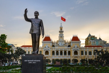 Hanoi – Flight to Saigon (B)