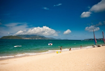 Nha Trang beach free & easy (B)