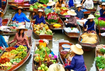 Bangkok – Damnoen Saduak Floating Market – Nakhon Pathom - Bangkok (B)