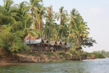 Stung Treng – Dongkralor – Khong Island (B, L)