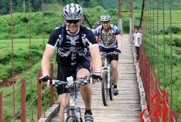 Kasi - Cycle to Vang Vieng (B, L, D) Cycling Distance 58 km