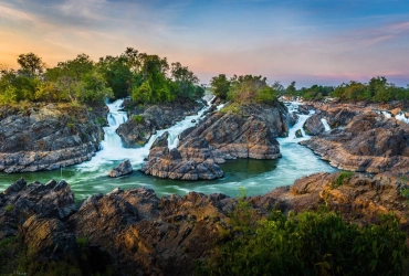 Ban Khiet Ngong – 4000 Islands- Khone Phapheng waterfalls (B, L, D)