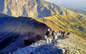 Lombok Rinjani Volcano Summit Trekking Tour