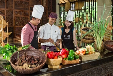 Umabian – Cooking class – Tanah Lot Temple – Seminyak (B, L)