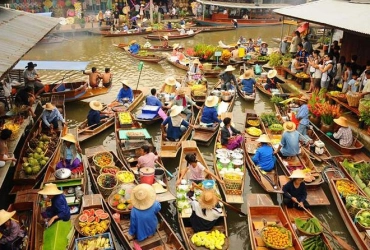 Bangkok – Damnoen Saduak Floating Market – Nakhon Pathom - Bangkok (B)