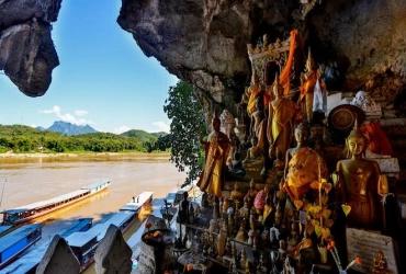 Luang Prabang - Pak Ou Caves - Kuang Si Waterfalls (B)