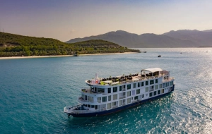 Jewels of Nha Trang: Full-Day Cruise Adventure