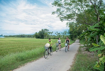 Thuy Bieu Village Cycling with lunch at traditional family - Fly to Hanoi (B, L)