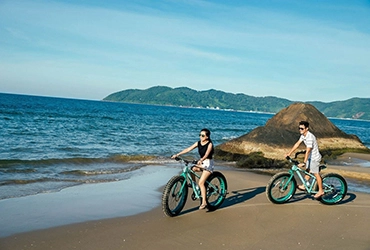 Hoian Cycling to Danang – Hue (B,L)