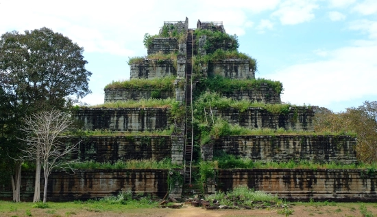 Siem Reap Trekking Tour 3 Days: Phnom Kulen & Beng Melea