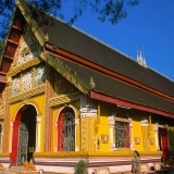 Luang Prabang Vientiane Tour 5 Days: Modern and Ancient Beauty of Laos