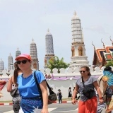 Center Thailand Tour 5 days: Happy Family in Bangkok