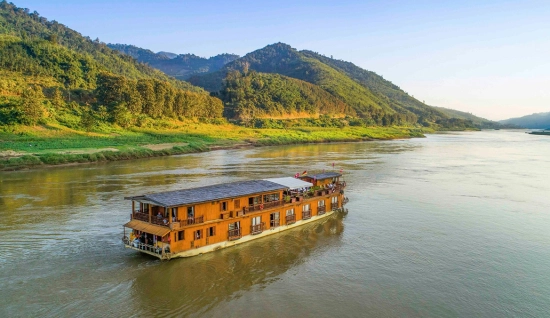 Luang Prabang Luxury Tour 9 days: Romantic Mekong River Cruise