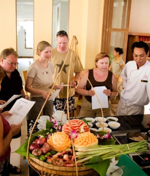 Hoi An Trip Half-day: Tra Que Village Cooking Class