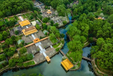 Day trip: Explore Imperial City of Hue