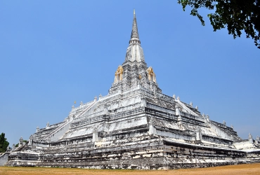 Ayutthaya – Historical Park – Bang Pa In Palace –   Train to Chiang Mai (B)