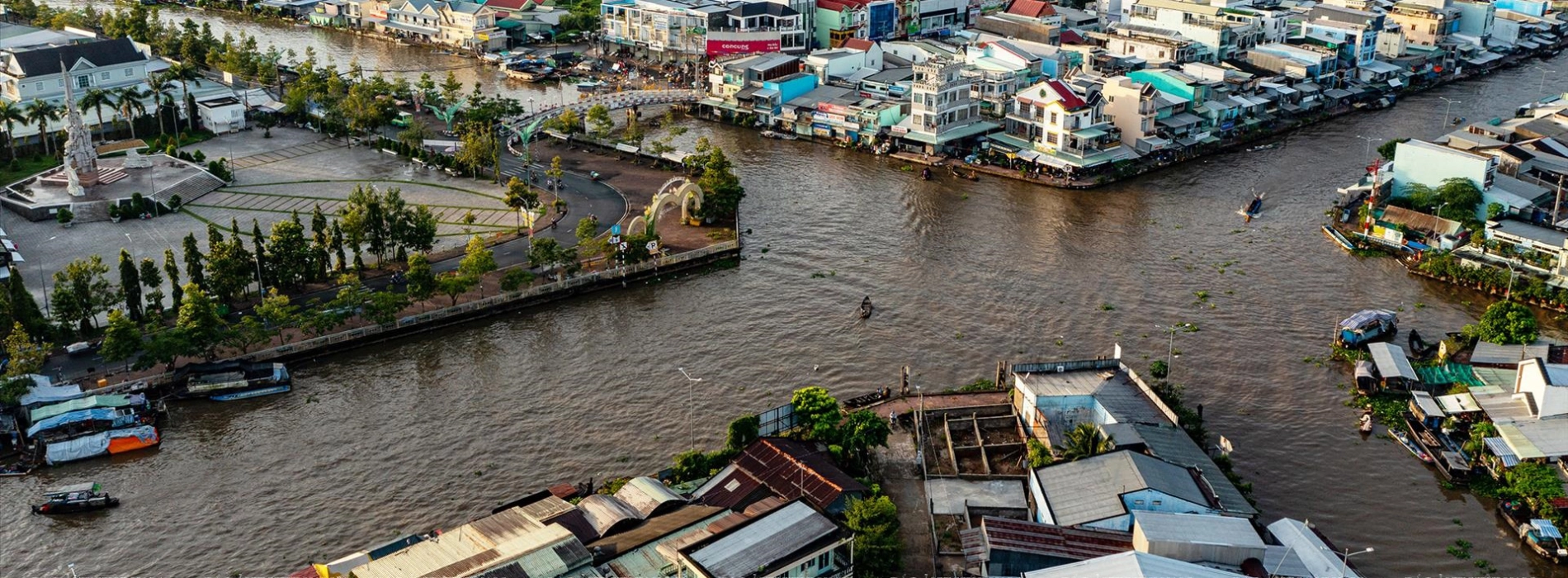 Nga Nam Floating Market