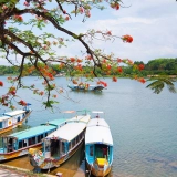 1-day Boat trip on the Perfume River