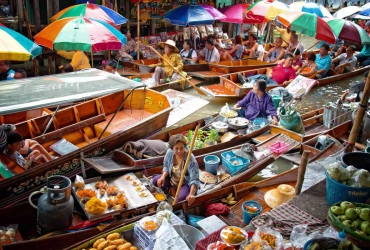 Bangkok - Maeklong Train market - Damnoen Saduak floating market - Bangkok (B)