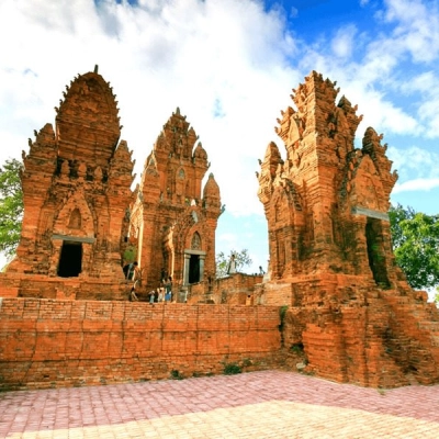 Po Klong Garai Temple