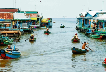 Tonle Sap Lake – Flight to Luang Prabang (B)
