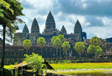 Siem Reap Angkor Temples (B, L)