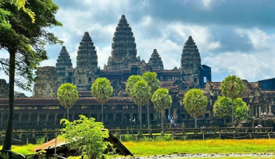 Cambodia Laos Tour 11 days: Cultural Expedition