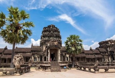 Angkor Temples Highlight (B, L)